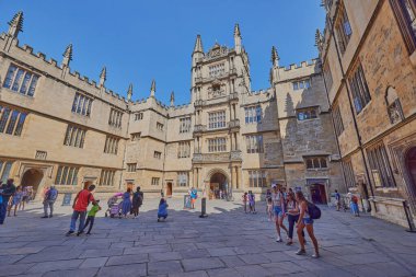 Oxford, İngiltere 'deki Bodleian Kütüphanesi