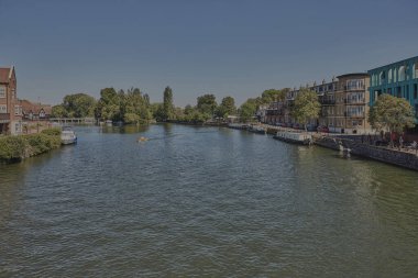Thames Nehri 'nin Windsor Köprüsü' nden Eton 'un solunda görüntüsü.