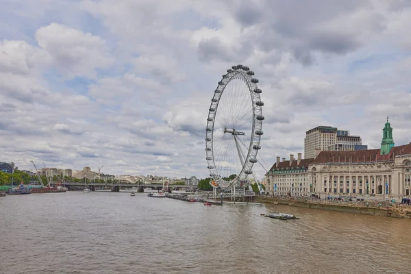 Uma Das Cápsulas Oculares Londres Com Turistas Diferentes Hipóstases — Fotografia de Stock