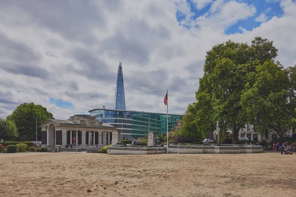 Tower Hill Memorial Manzaralı Trinity Square Gardens Soldaki Çömlek Ortada — Stok fotoğraf