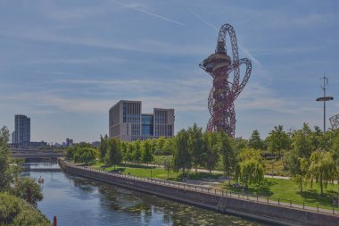 Sanat çalışmaları, Londra 2012 Olimpiyat Oyunları Köyü, İngiltere