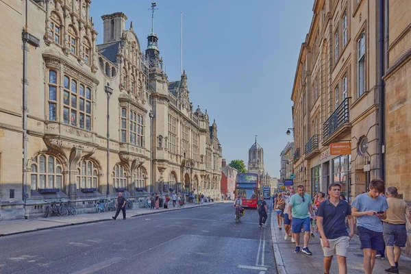 英国牛津高街的历史建筑 — 图库照片