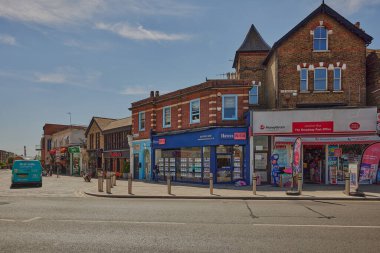 Wimbledon Village ana caddesindeki bazı dükkanların manzarası