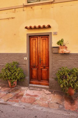 İtalya 'daki Elba Adası' nda Güzel Giriş.