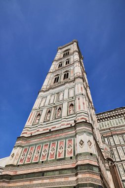 Meşhur Campanile di Giotto, Duomo di Firenze yakınlarında.