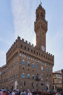 Floransa, Toskana, İtalya 'daki Piazza della Signoria' daki Vecchio Sarayı