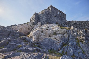 Rimazuu 'daki Katolik Kilisesi (İtalyanca: Riomaggiore), Liguria, İtalya' nın La Spezia kentinde bir köy. Cinque Terre, UNESCO Dünya Mirası Sitesi