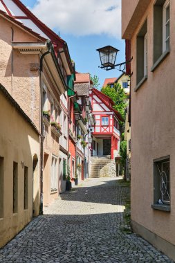 Constance Gölü 'ndeki Ueberlingen, eski kasabadaki cennet gibi bir sokak. Baden-Wuerttemberg, Almanya, Avrupa