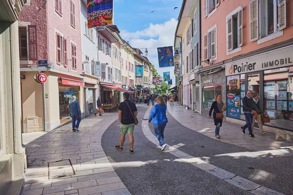 Fransa 'nın Thonon-les-Bains kentindeki eski kasaba binaları
