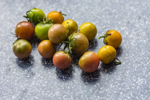 Tanti Piccoli Pomodori Acerbi Con Colori Diversi Cucina — Foto Stock