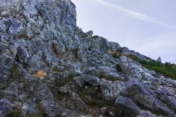 Sendero Rocoso Una Alta Montaña Durante Senderismo Austria —  Fotos de Stock