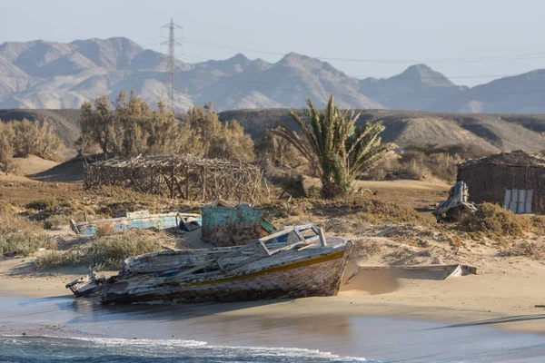 Velhos Barcos Madeira Abandonados Praia Egito — Fotografia de Stock