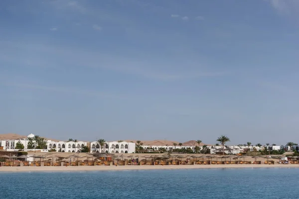 Удивительный Курорт Красном Море Египет Белыми Зданиями Пальмами Отдых Детальный — стоковое фото