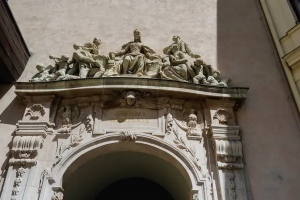 Viejo Pasaje Edificio Con Maravillosas Figuras Sopron Hungary — Foto de Stock
