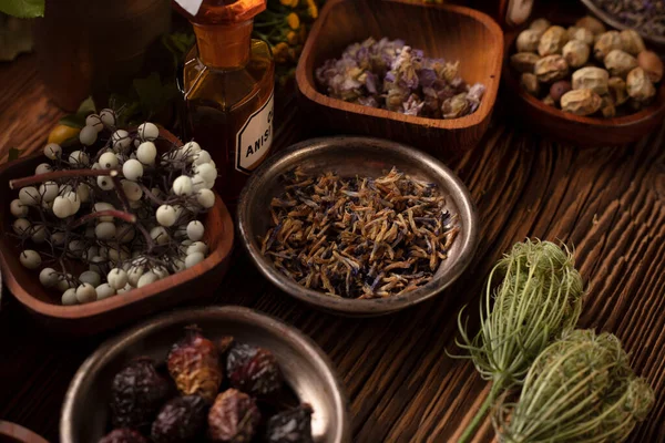 Natural Medicine Background Assorted Dry Herbs Bowls Mortar Plants Rustic — Fotografia de Stock