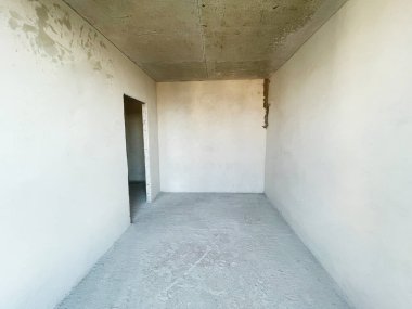 Dairenin içi gri renklerle süslenmemiş..