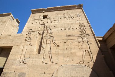 Mısır, Aswan 'da bir tapınak kompleksi. Tapınak kompleksi UNESCO projesi kapsamında Nil nehri boyunca yer alan Agilkia Adası 'nda yıkıldı.