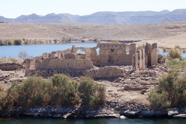 Nasser Gölü 'nde Qasr Ibrim, Mısır. Aşağı Nubia 'da bir arkeolojik bölge.