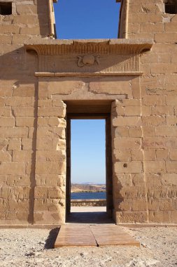 Aşağı Nubia, Mısır 'daki Dakka Tapınağı. Aswan Barajı 'nın soyutlanması sırasında tapınak söküldü ve Yeni Wadi as-Sebua bölgesine taşındı.