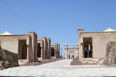 Hissar Kalesi, Dushanbe, Tacikistan. Dushanbe 'nin 30 km batısında. 1924 Rus saldırısında hayatta kalan tek şey ikiz kuleli geçitti. 