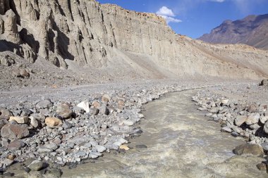 Tacikistan 'daki Gorno-Badakhshan' daki Bartang Vadisi 'nin manzarası. Badakhshan, Tacikistan 'ın doğusunda, Pamir Dağları' nda özerk bir bölgedir.