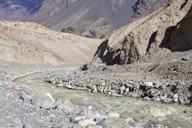 Tacikistan 'daki Gorno-Badakhshan' daki Bartang Vadisi 'nin manzarası. Badakhshan, Tacikistan 'ın doğusunda, Pamir Dağları' nda özerk bir bölgedir.