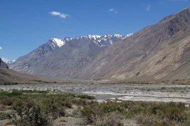 Tacikistan 'daki Gorno-Badakhshan' daki Bartang Vadisi 'nin manzarası. Badakhshan, Tacikistan 'ın doğusunda, Pamir Dağları' nda özerk bir bölgedir.