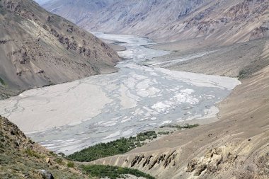 Tacikistan 'daki Gorno-Badakhshan' daki Bartang Vadisi 'nin manzarası. Badakhshan, Tacikistan 'ın doğusunda, Pamir Dağları' nda özerk bir bölgedir.