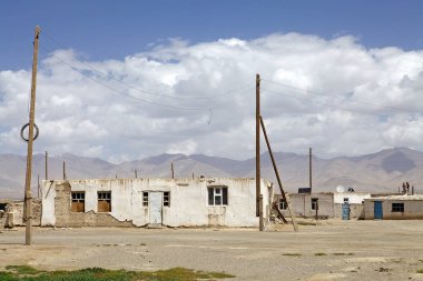 Çin sınırına yakın Tacikistan 'daki Gorno-Badakhshan' ın Pamir Dağları 'ndaki Rangkul köyü. Badakhshan, Tacikistan 'ın doğusunda, Pamir Dağları' nda özerk bir bölgedir.