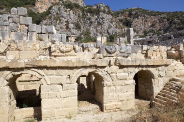 Şu anda Türkiye 'nin Demre kasabasının bulunduğu Lycia' nın antik bir kasabası olan Myra antik tiyatrosunun ayrıntıları. Myra wa, Myros nehrinde Lycian tarafından kuruldu..