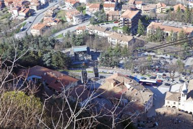 San Marino, Avrupa 'da Borgo Maggior' a bakan bir Cablecar. Funivia di San Marino, Borgo Maggiore 'daki bir alt terminali San Marino kentindeki üst istasyona bağlayan bir hava kablecar sistemidir.