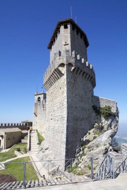 Guaita, ayrıca Rocca olarak da bilinir, San Marino 'nun başkenti San Marino' ya tepeden bakan üç zirveden biridir. Diğer ikisi Cesta ve Montale.