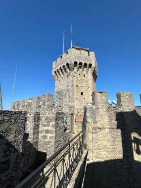 Fratta olarak da bilinen Cesta, San Marino 'nun başkenti San Marino' ya tepeden bakan üç tepeden biridir. Diğer ikisi Guaita ve Montale.