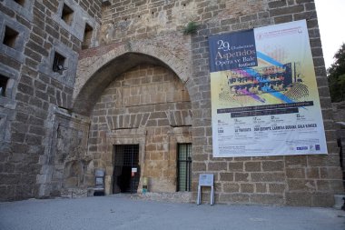 Antik Aspendos kentindeki antik tiyatroda opera, şu anda Türkiye 'nin güneybatı Akdeniz kıyısındaki Antalya ilinde yer alan antik bir Yunan-Roma kenti.. 