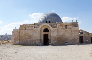 Amman Kalesi Kale Tepesi 'nde, Ürdün' ün başkenti Amman 'ın merkezindeki Umayyad Sarayı' nın yıkıntısı.