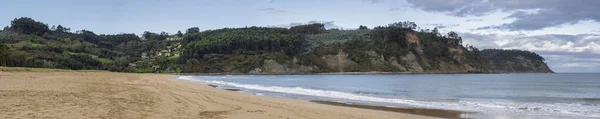 Asturias Rodiles Plajı Panoramik Manzarası — Stok fotoğraf