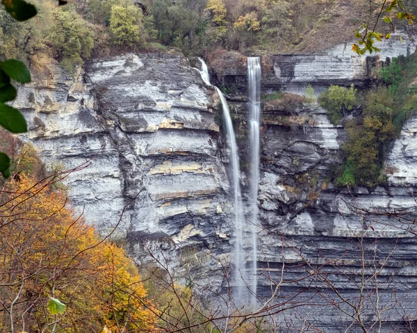 Cachoeira Gujili Outono Dia Chuvoso — Fotografia de Stock
