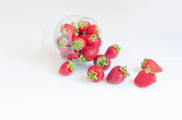 Rote Frische Reife Erdbeeren Einer Glasschale — Stockfoto