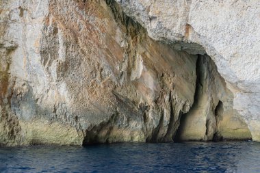 Malta, Gozo Blue Grotta Adası, bir kaya duvarı manzarası