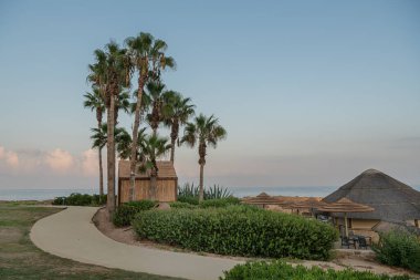 Paphos sahilinde gün doğumu