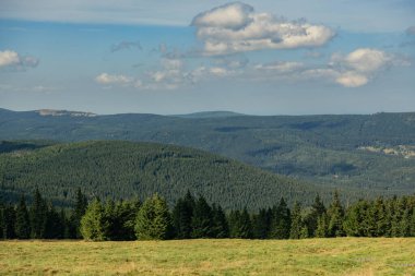 Polonya turizm gezisi. Karkonosze Ulusal Parkı. Karkonosze Görünümü .