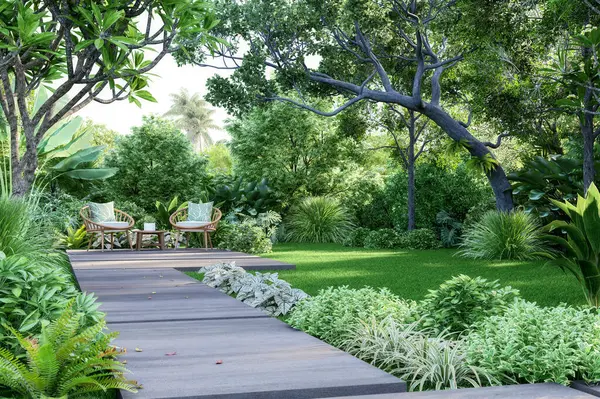 Tahta sandalyeyle süslenmiş tropikal stil yeşil bahçe.