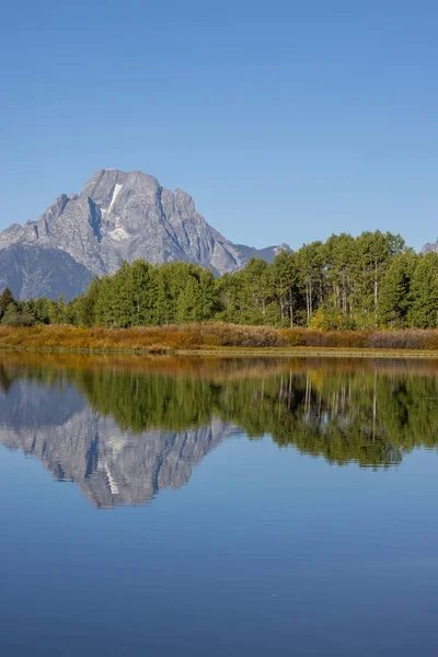 Een Schilderachtige Landschap Reflectie Grand Teton National Park Wyoming Herfst — Stockfoto