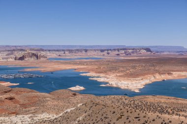 Powell Gölü şiddetli kuraklık sırasında manzarası