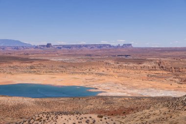 Powell Gölü şiddetli kuraklık sırasında manzarası