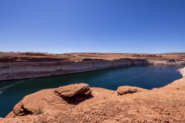 Powell Gölü şiddetli kuraklık sırasında manzarası