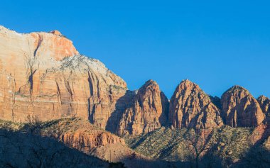 Utah Zion Ulusal Parkı 'nda manzaralı bir kış manzarası
