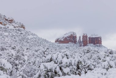 Sedona Arizona 'da kış manzarası karla kaplıydı.