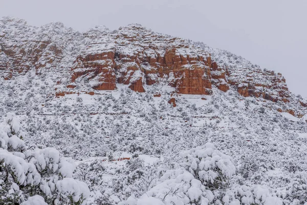 Uma Paisagem Inverno Coberta Neve Sedona Arizona — Fotografia de Stock