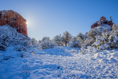 Sedona Arizona 'daki manzaralı kış manzarası